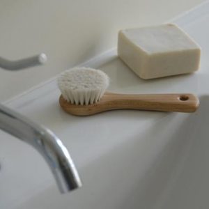 Face Brush with Handle