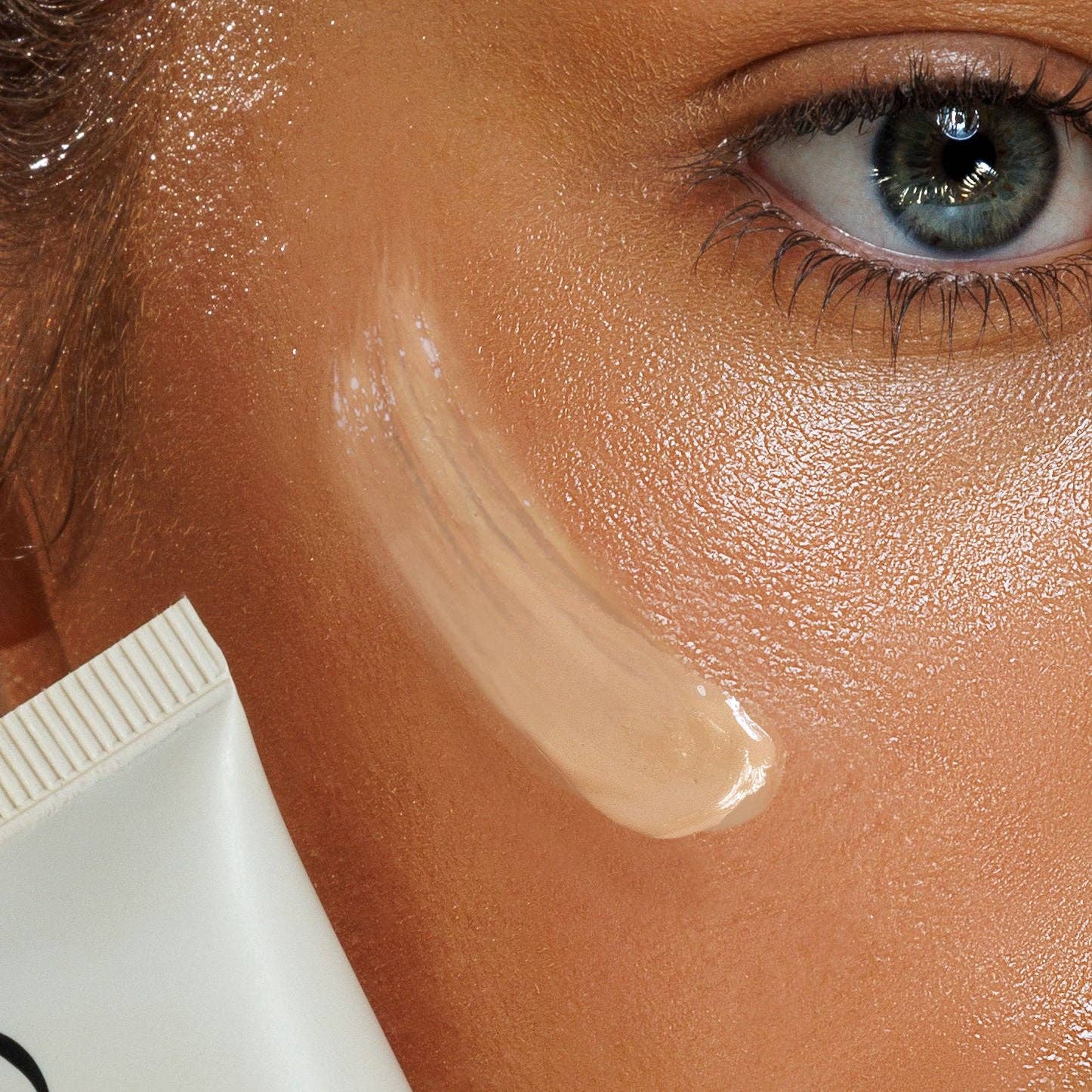 SPF 50 Natural Tinted Moisturiser - Image 2